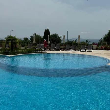 Beachfront One Bedroom Diamond Sarafovo студио в Diamond сарафово * 布尔加斯